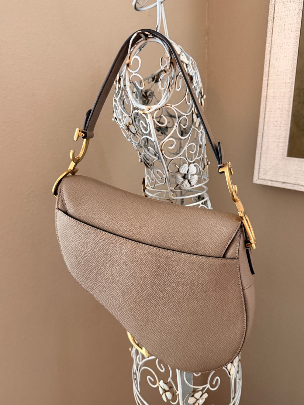 Christian Dior Taupe Classic Saddle Bag in Grained Leather with Gold Hardware - Picture 3 of 17